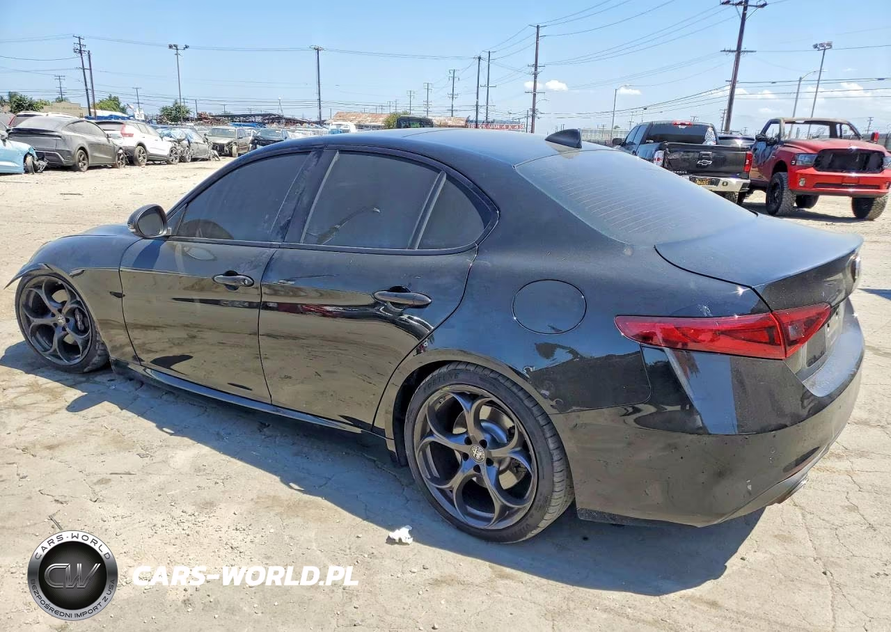 2018 Alfa Romeo Giulia Ti VIN:ZARFAECNXJ7596650 - 2