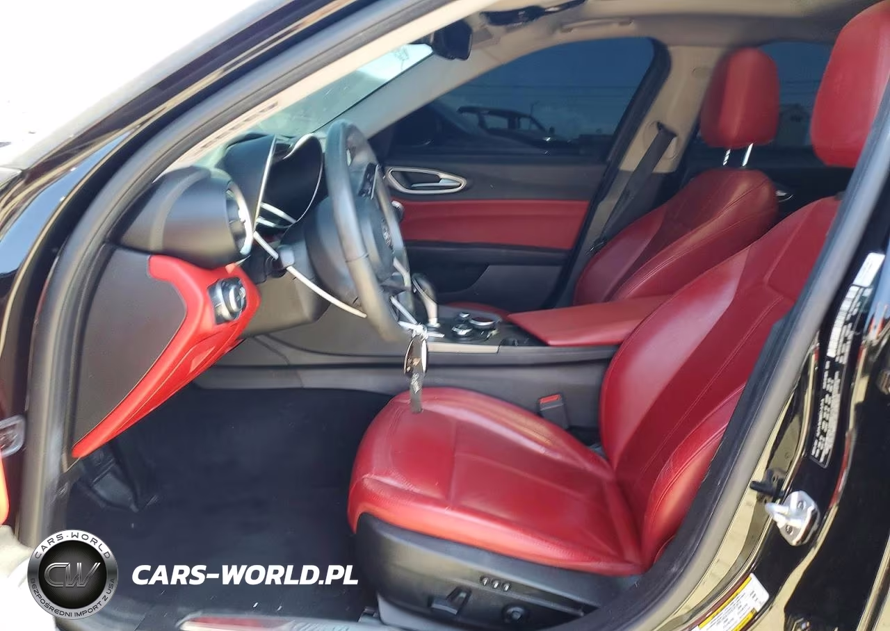 2018 Alfa Romeo Giulia Ti VIN:ZARFAECNXJ7596650 - 7