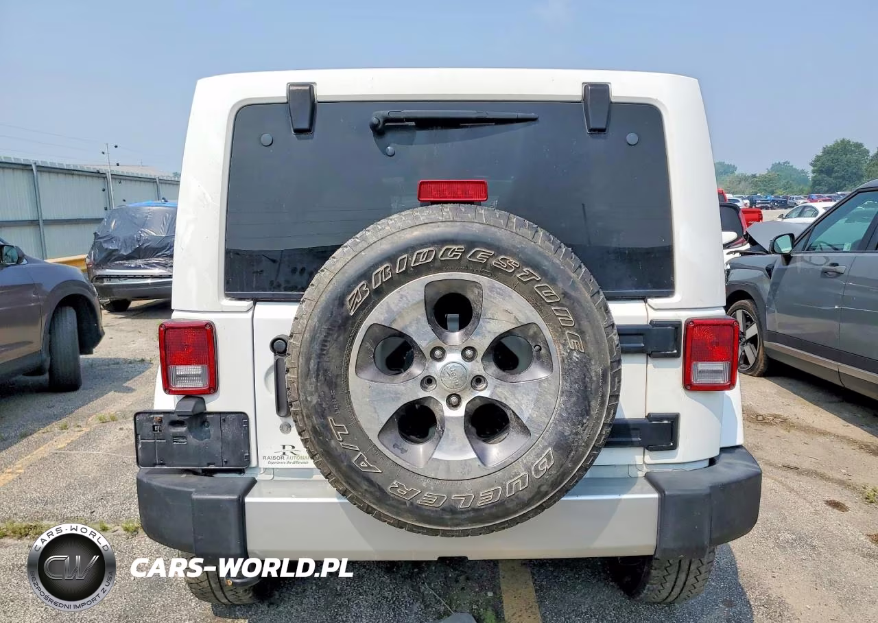 2017 Jeep Wrangler Unlimited Sahara VIN:1C4BJWEGXHL524989 - 6