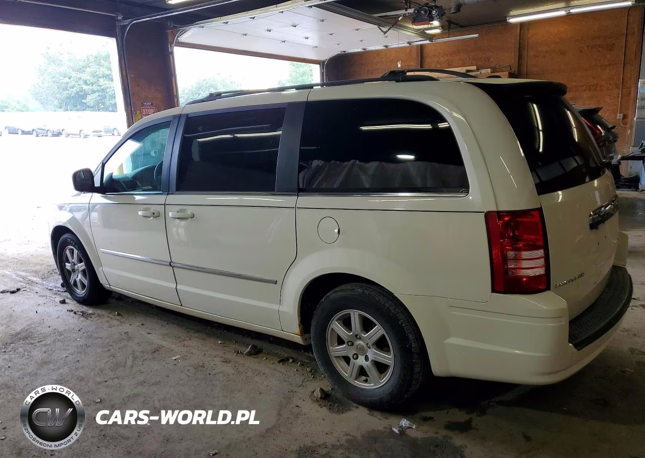2010 Chrysler Town & Country Touring VIN:2A4RR5D11AR305442 - 2