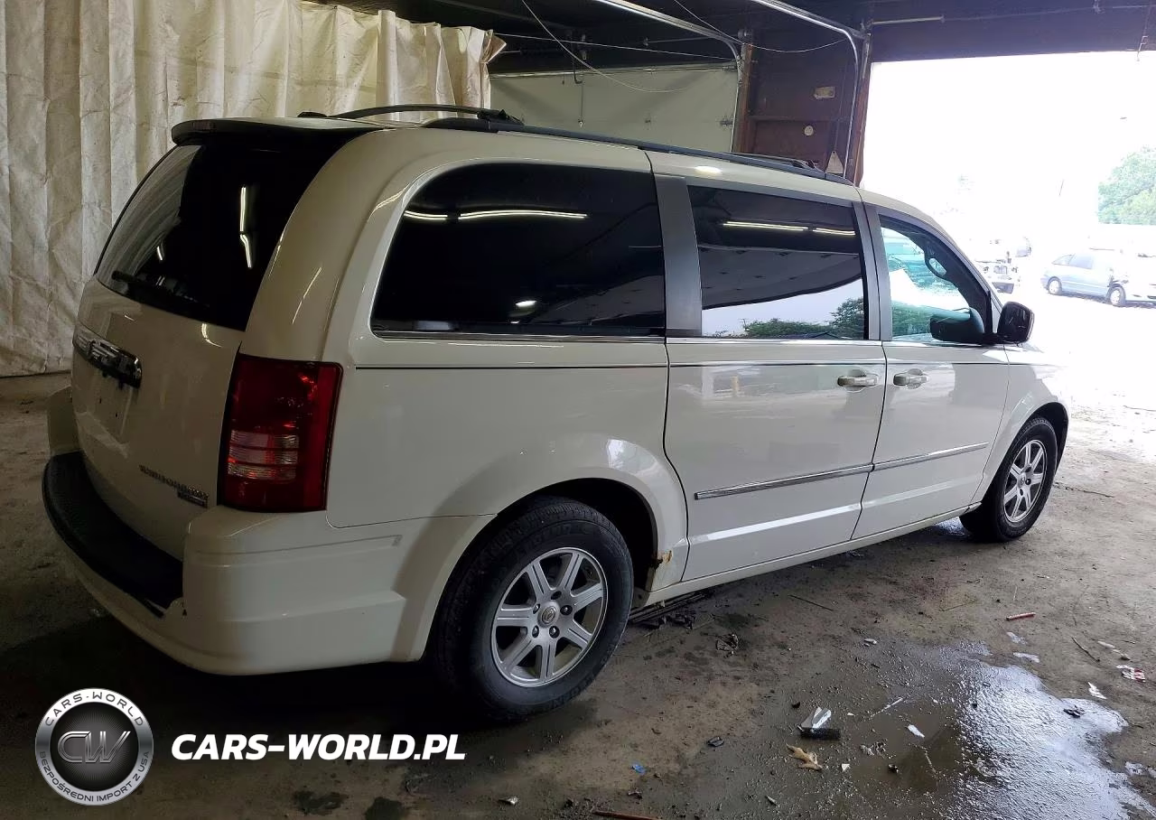 2010 Chrysler Town & Country Touring VIN:2A4RR5D11AR305442 - 3