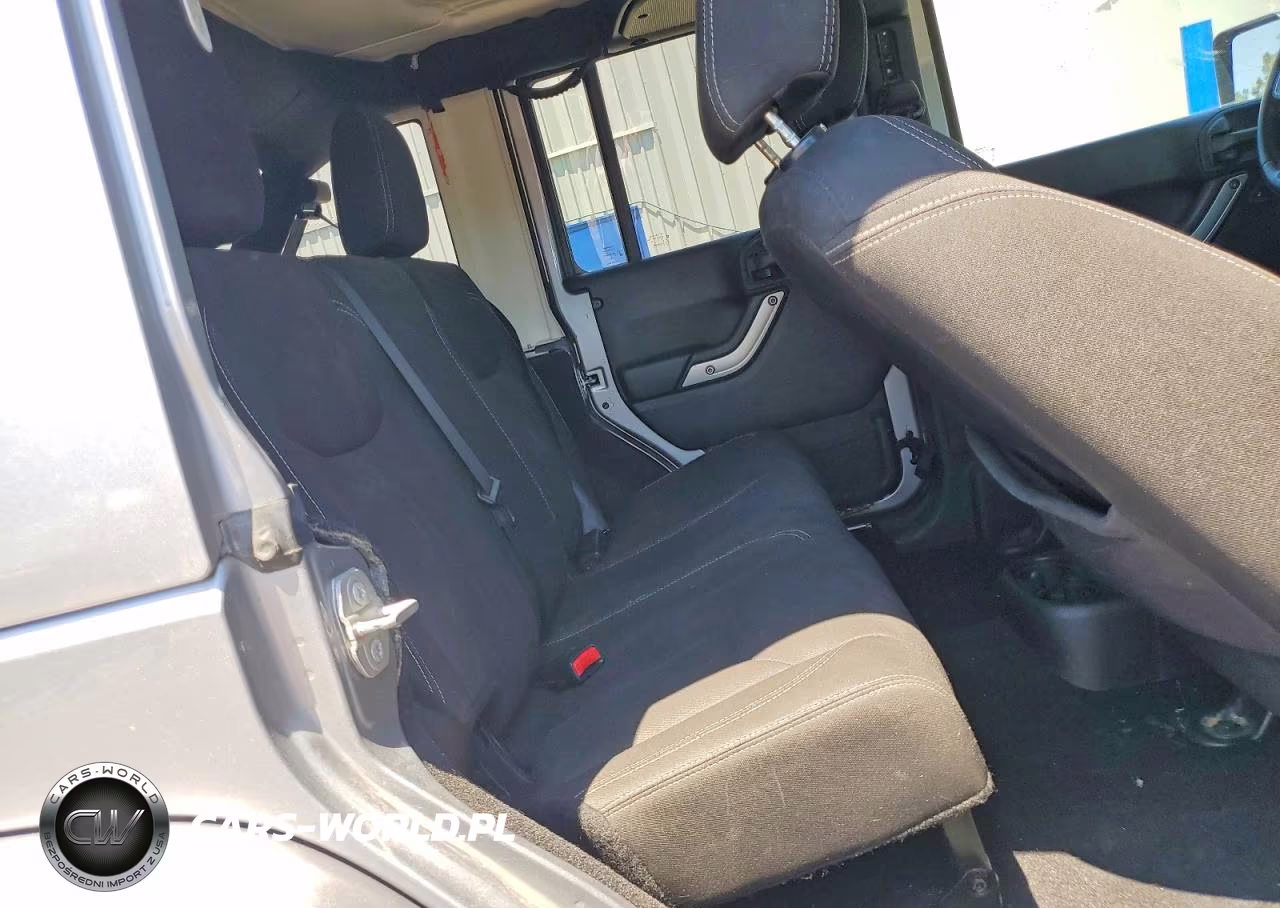 2016 Jeep Wrangler Unlimited Sahara VIN:1C4BJWEG2GL174840 - 11