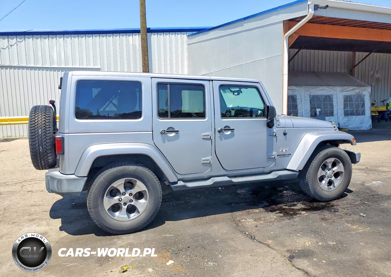 2016 Jeep Wrangler Unlimited Sahara VIN:1C4BJWEG2GL174840 - 3