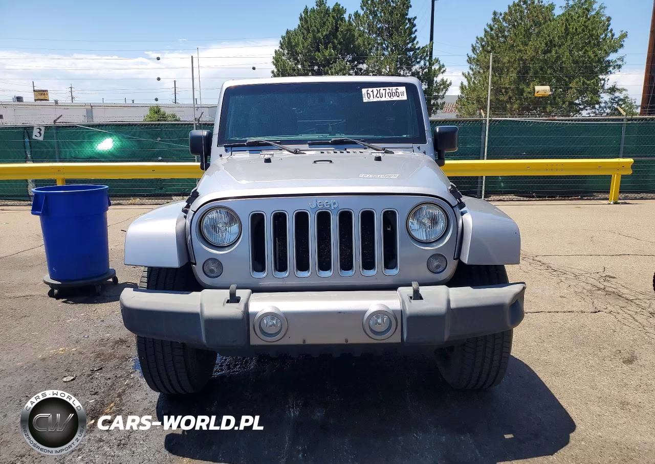 2016 Jeep Wrangler Unlimited Sahara VIN:1C4BJWEG2GL174840 - 5