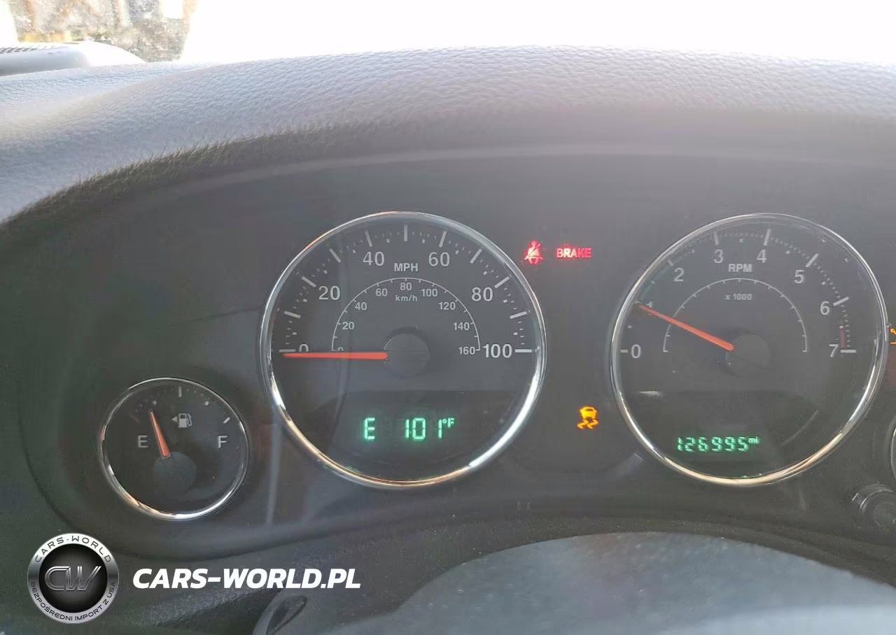 2016 Jeep Wrangler Unlimited Sahara VIN:1C4BJWEG2GL174840 - 9