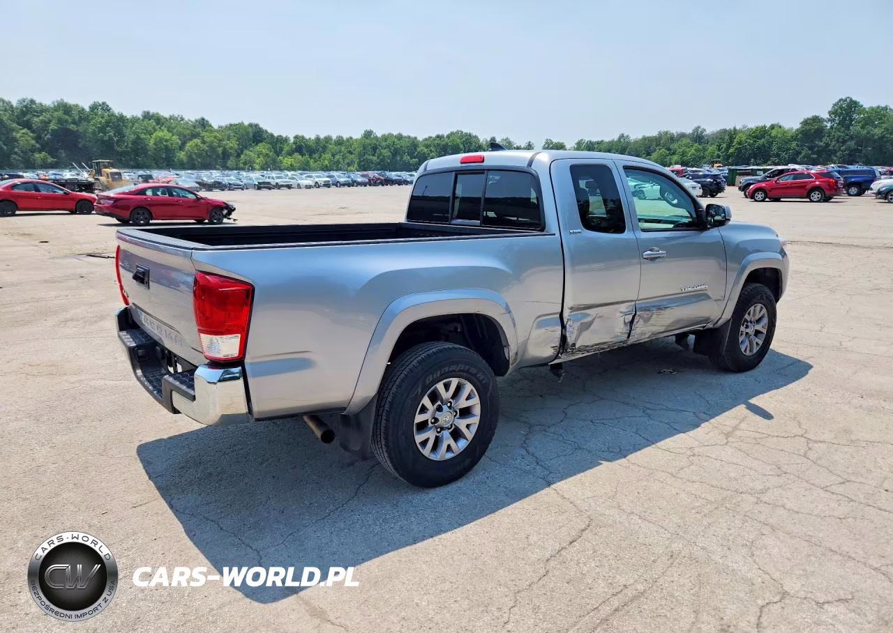 2017 Toyota Tacoma Sr5 VIN:5TFSX5EN8HX056647 - 3