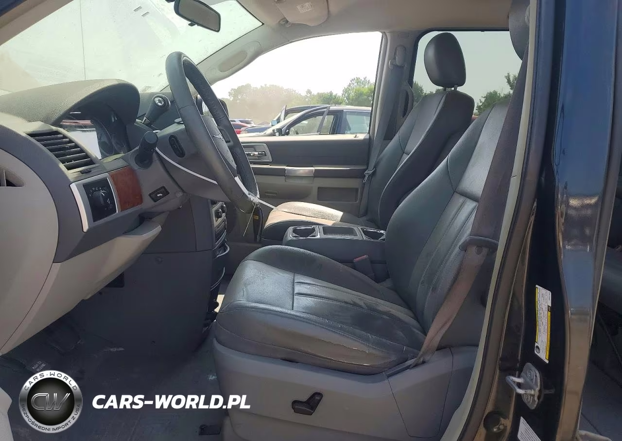2008 Chrysler Town & Country Touring VIN:2A8HR54P78R827632 - 7