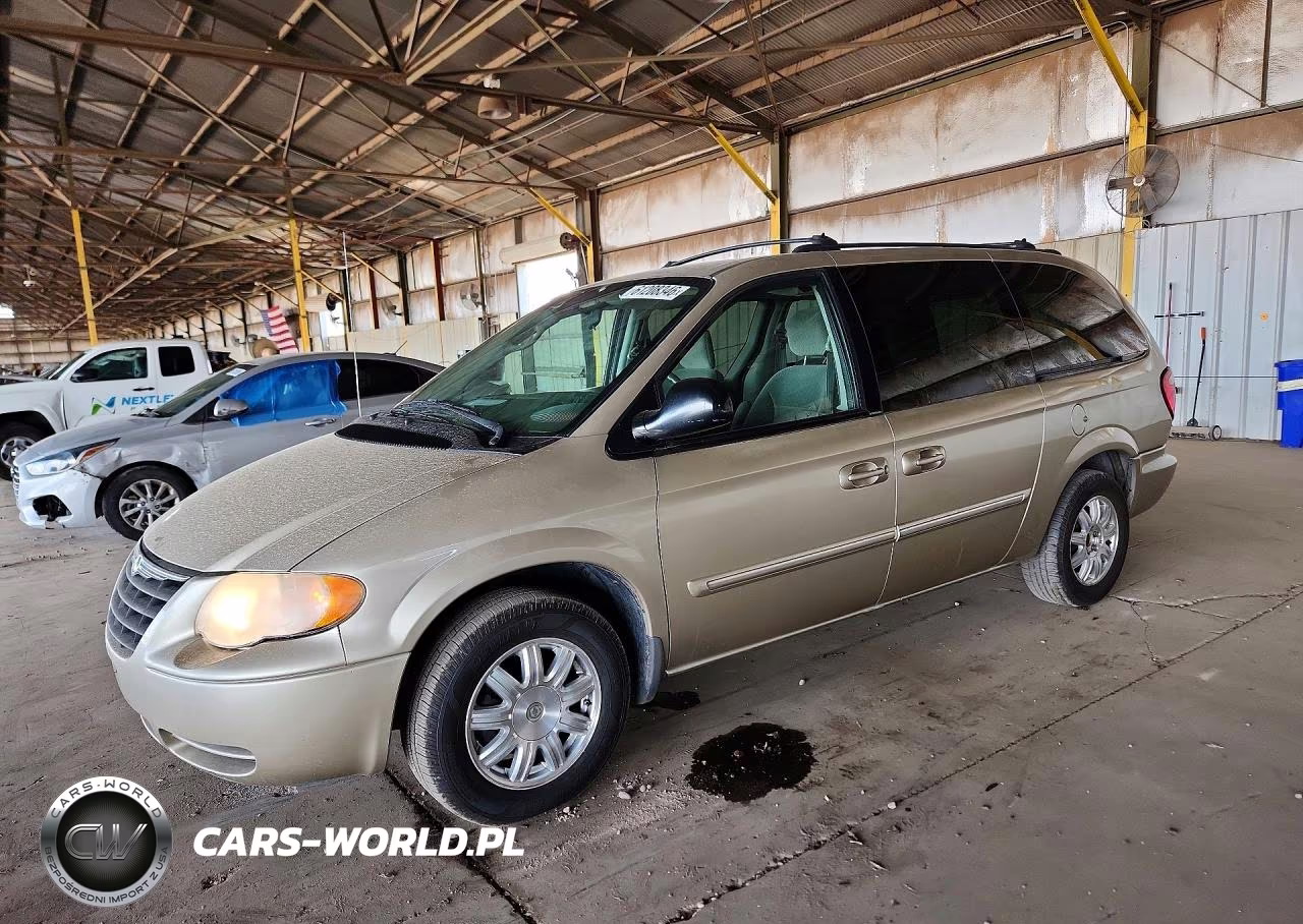 2005 Chrysler Town & Country Touring