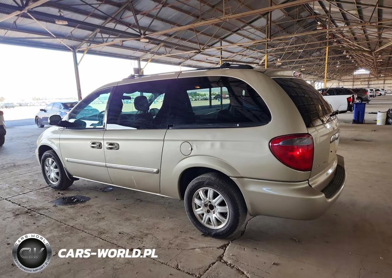 2005 Chrysler Town & Country Touring VIN:2C4GP54L15R524654 - 2