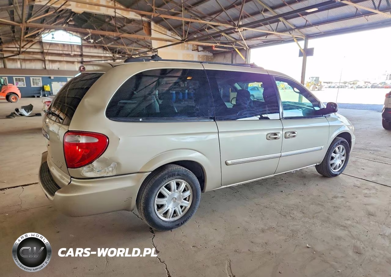 2005 Chrysler Town & Country Touring VIN:2C4GP54L15R524654 - 3
