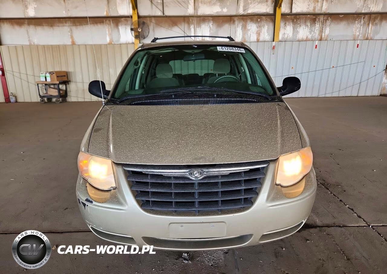 2005 Chrysler Town & Country Touring VIN:2C4GP54L15R524654 - 5
