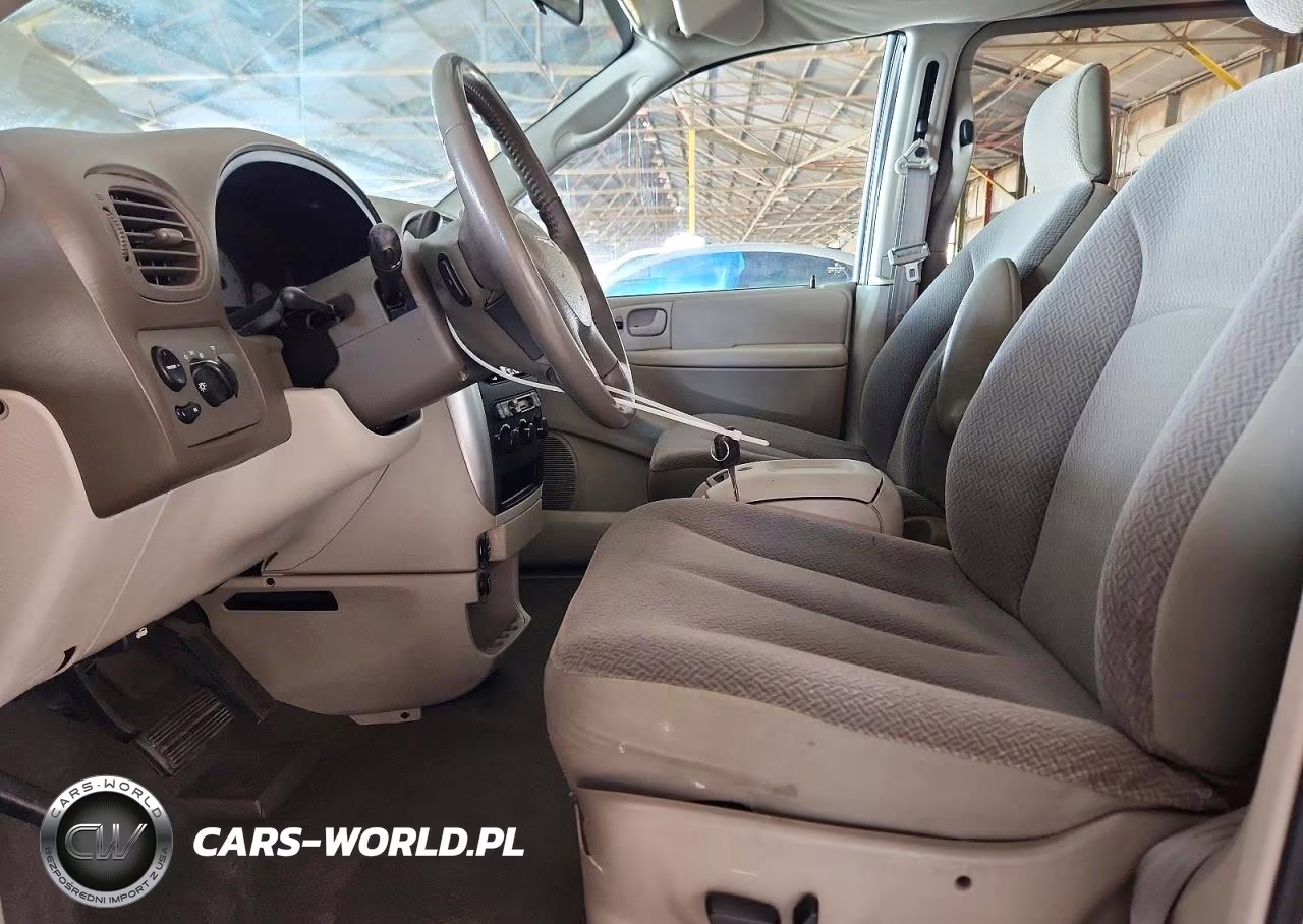 2005 Chrysler Town & Country Touring VIN:2C4GP54L15R524654 - 7
