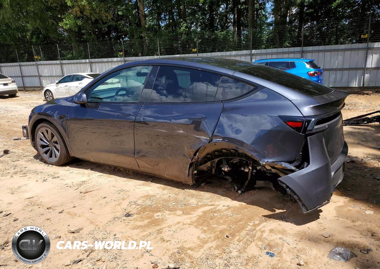 2026 Tesla Model Y VIN:7SAYGDED2TA684511 - 2
