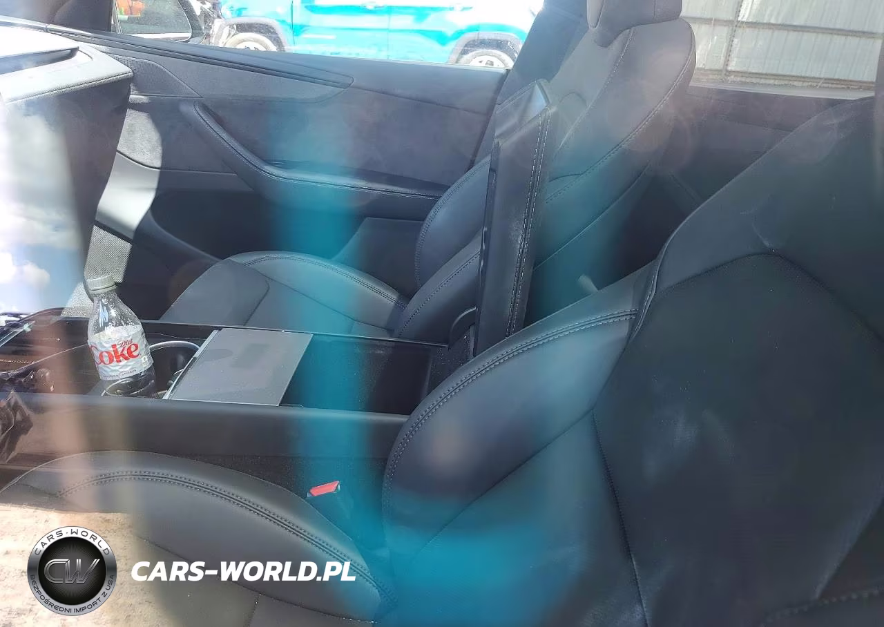 2026 Tesla Model Y VIN:7SAYGDED2TA684511 - 8