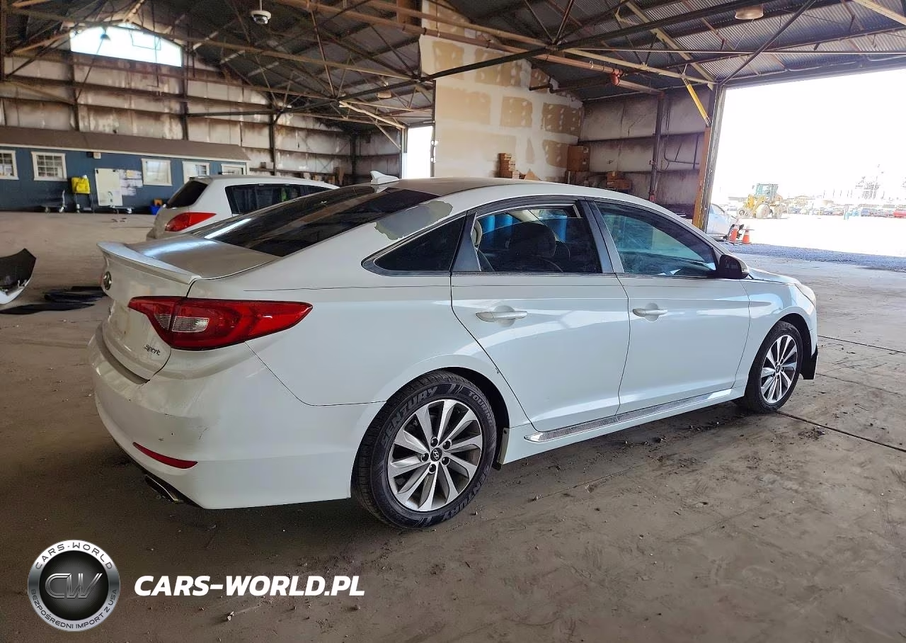 2015 Hyundai Sonata Sport VIN:5NPE34AF9FH027975 - 3
