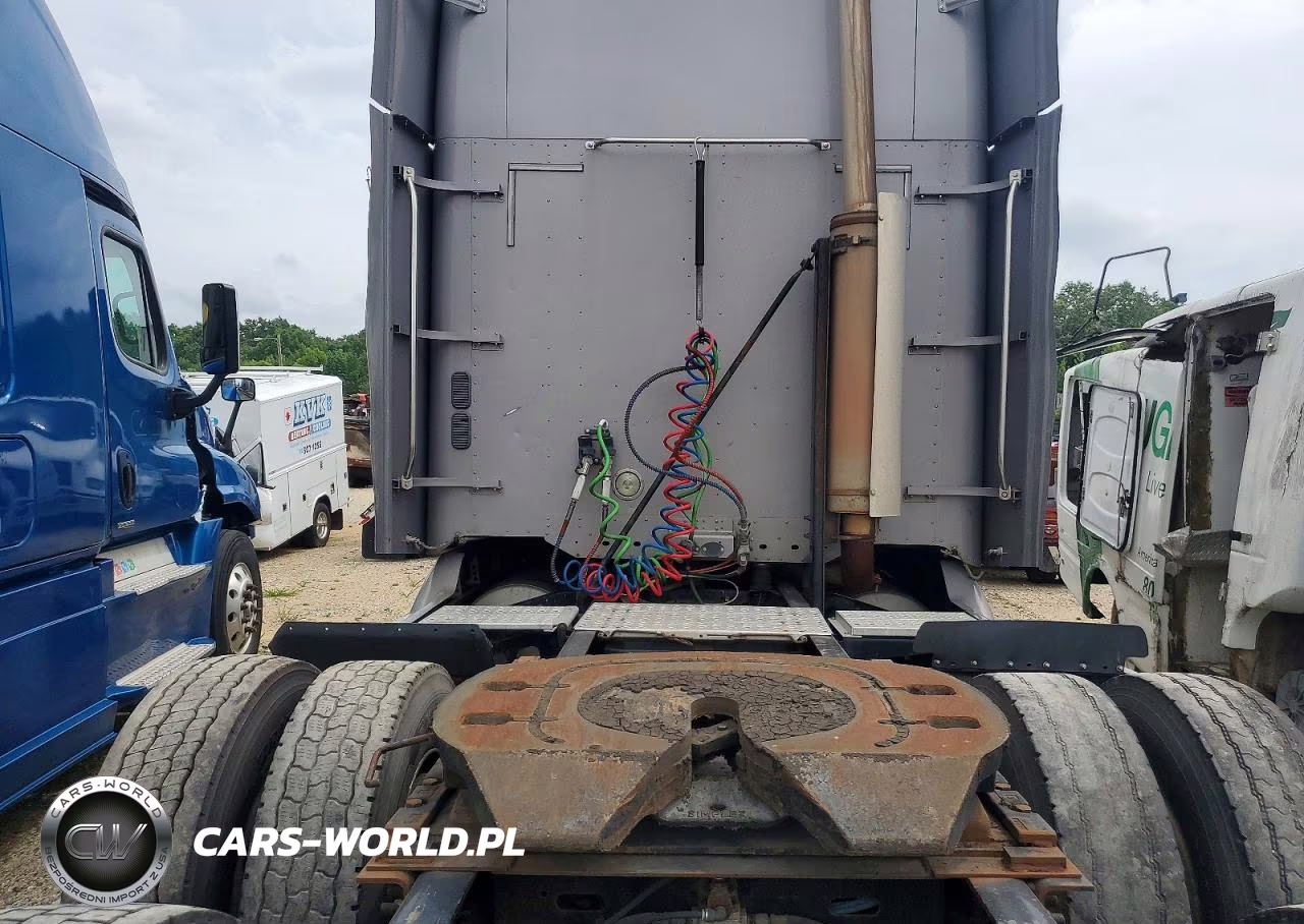 2007 Freightliner Conventional Columbia VIN:1FUJA6CKX7LZ10323 - 13