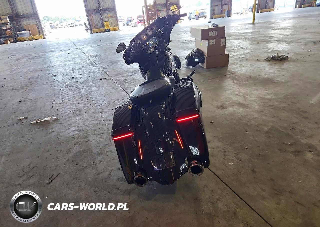 2015 Harley-Davidson Flhxs Street Glide Special VIN:1HD1KRM15FB624166 - 4
