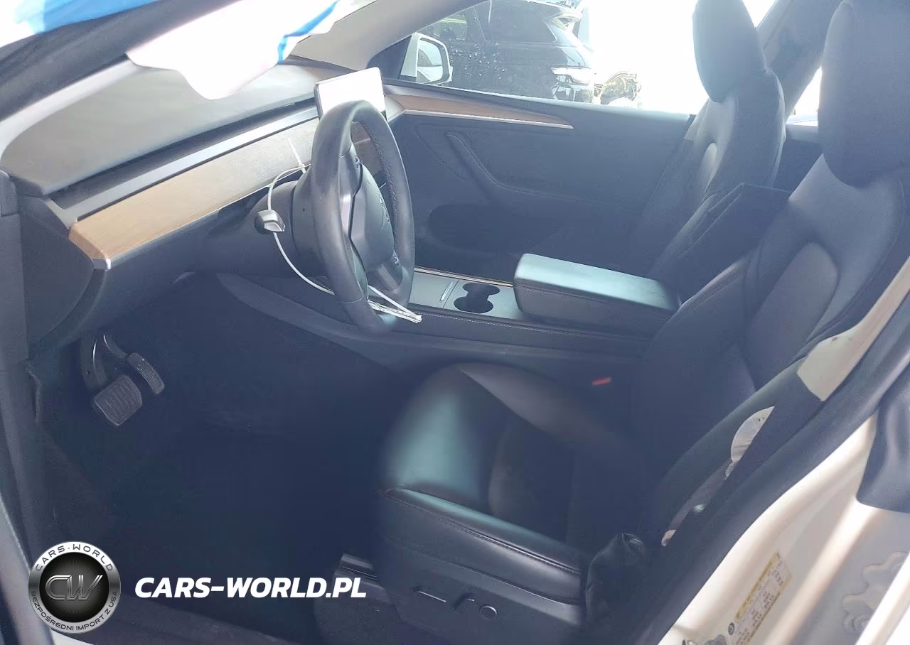 2024 Tesla Model Y VIN:7SAYGDEE4RA263584 - 7