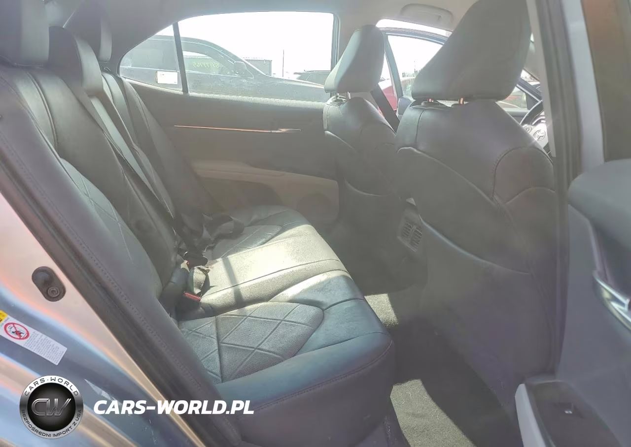 2018 Toyota Camry Xle VIN:4T1B11HK4JU052917 - 10