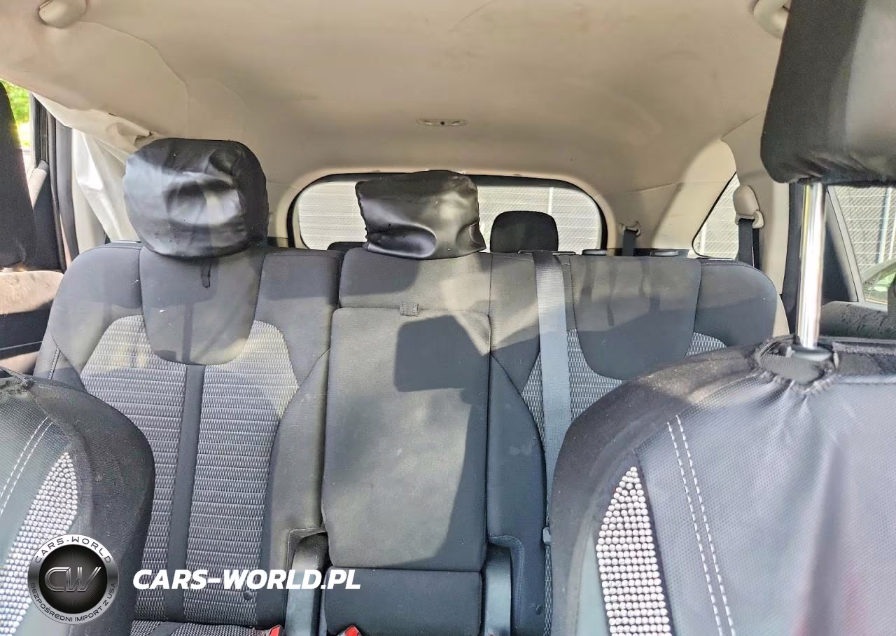 2023 Kia Sorento Lx VIN:5XYRG4LC1PG198043 - 10