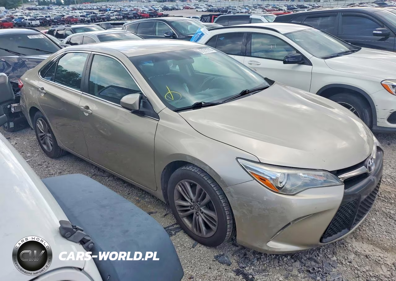 2015 Toyota Camry Se VIN:4T1BF1FK5FU029643 - 4