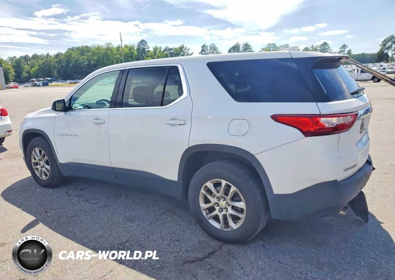 2018 Chevrolet Traverse Ls VIN:1GNERFKW9JJ270010 - 2