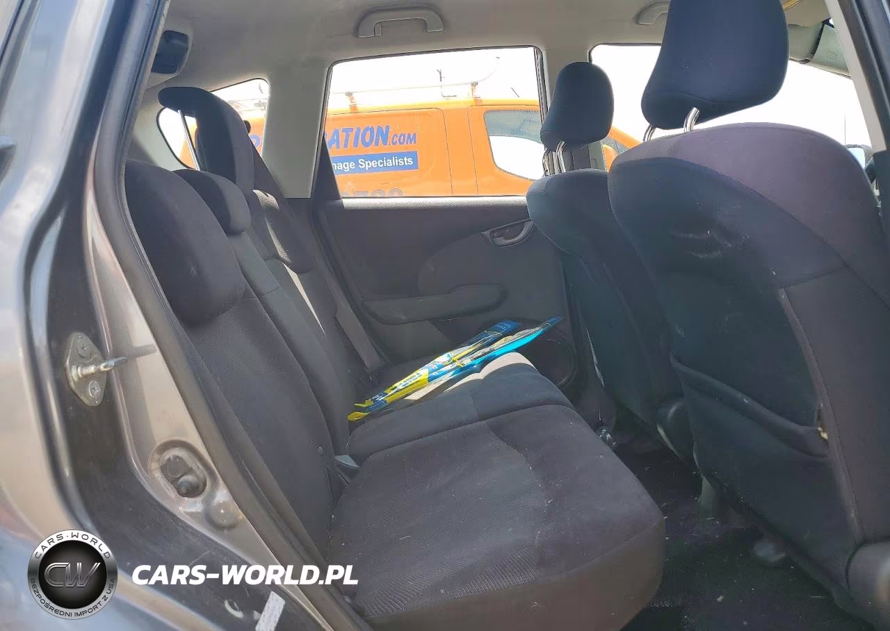 2011 Honda Fit Sport VIN:JHMGE8H52BS011196 - 10