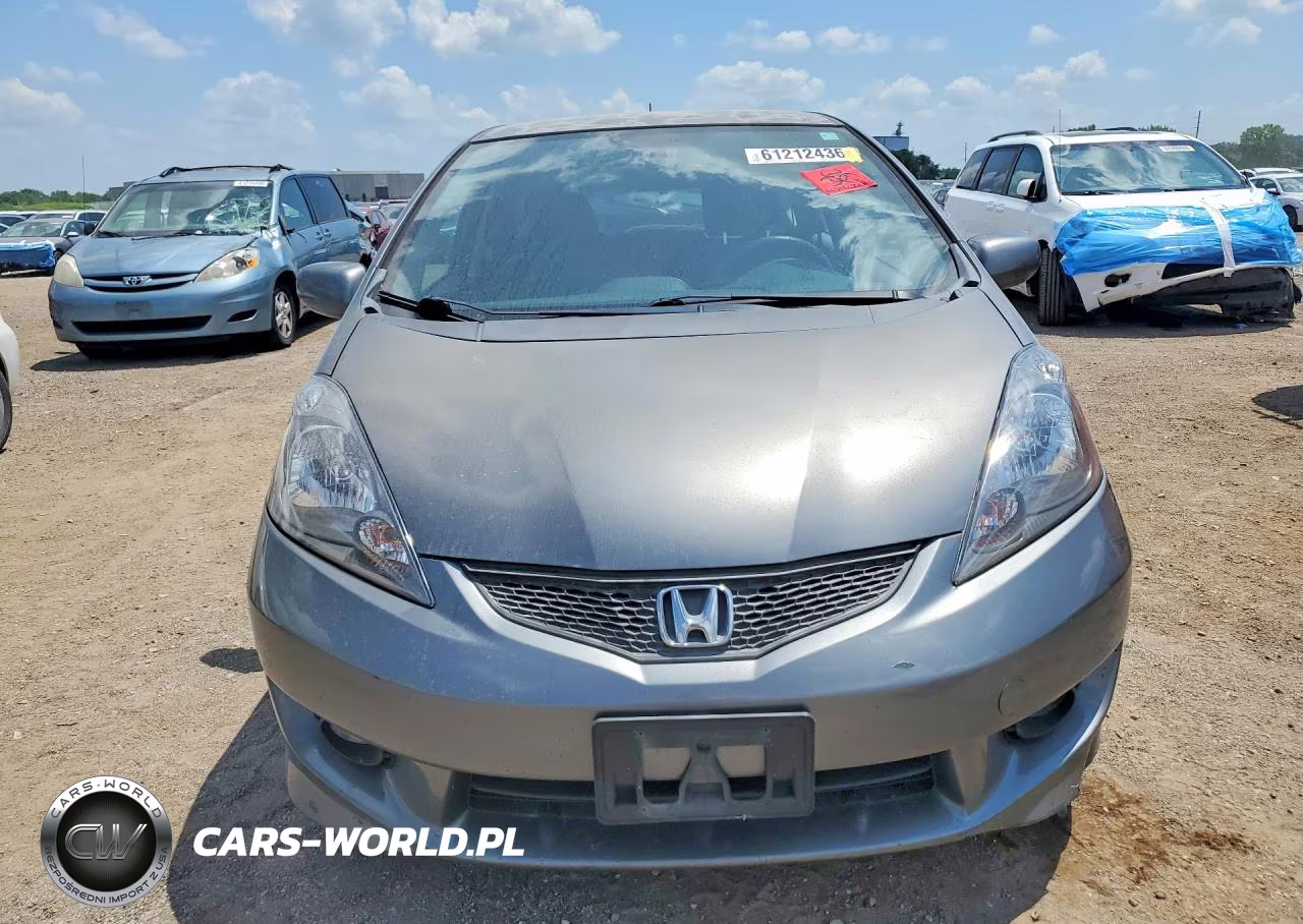 2011 Honda Fit Sport VIN:JHMGE8H52BS011196 - 5