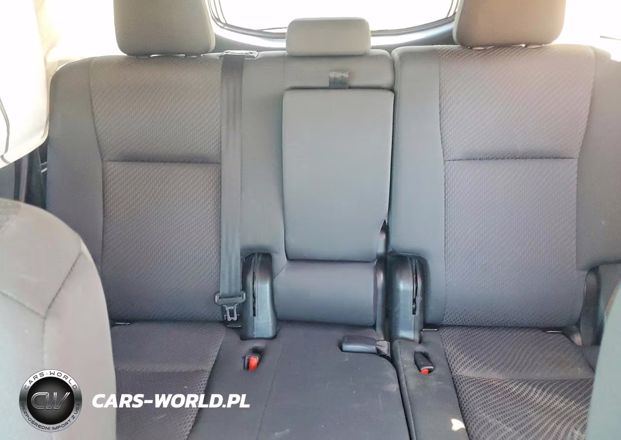 2018 Toyota Highlander Le VIN:5TDZARFH6JS036487 - 10