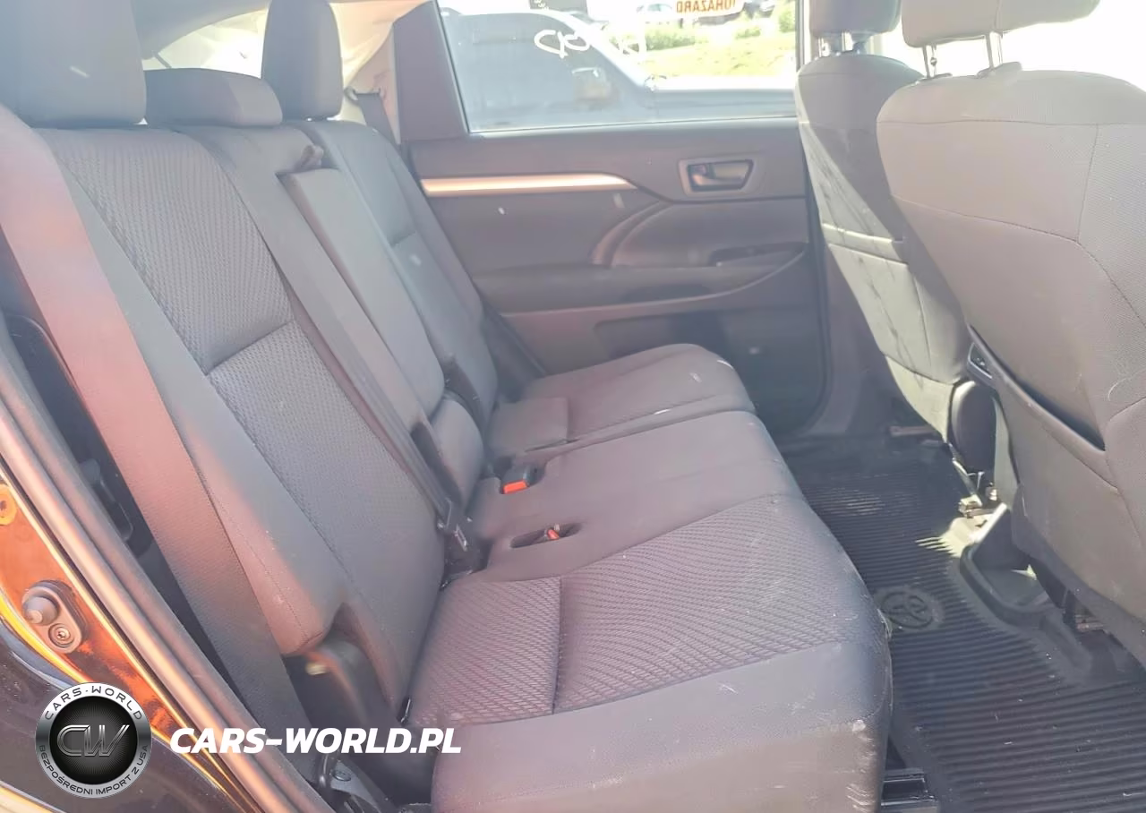 2018 Toyota Highlander Le VIN:5TDZARFH6JS036487 - 11