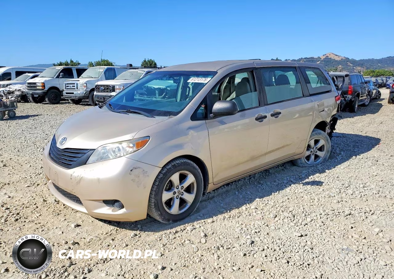 2014 Toyota Sienna L 7-Passenger – zdjęcie 1 z 13