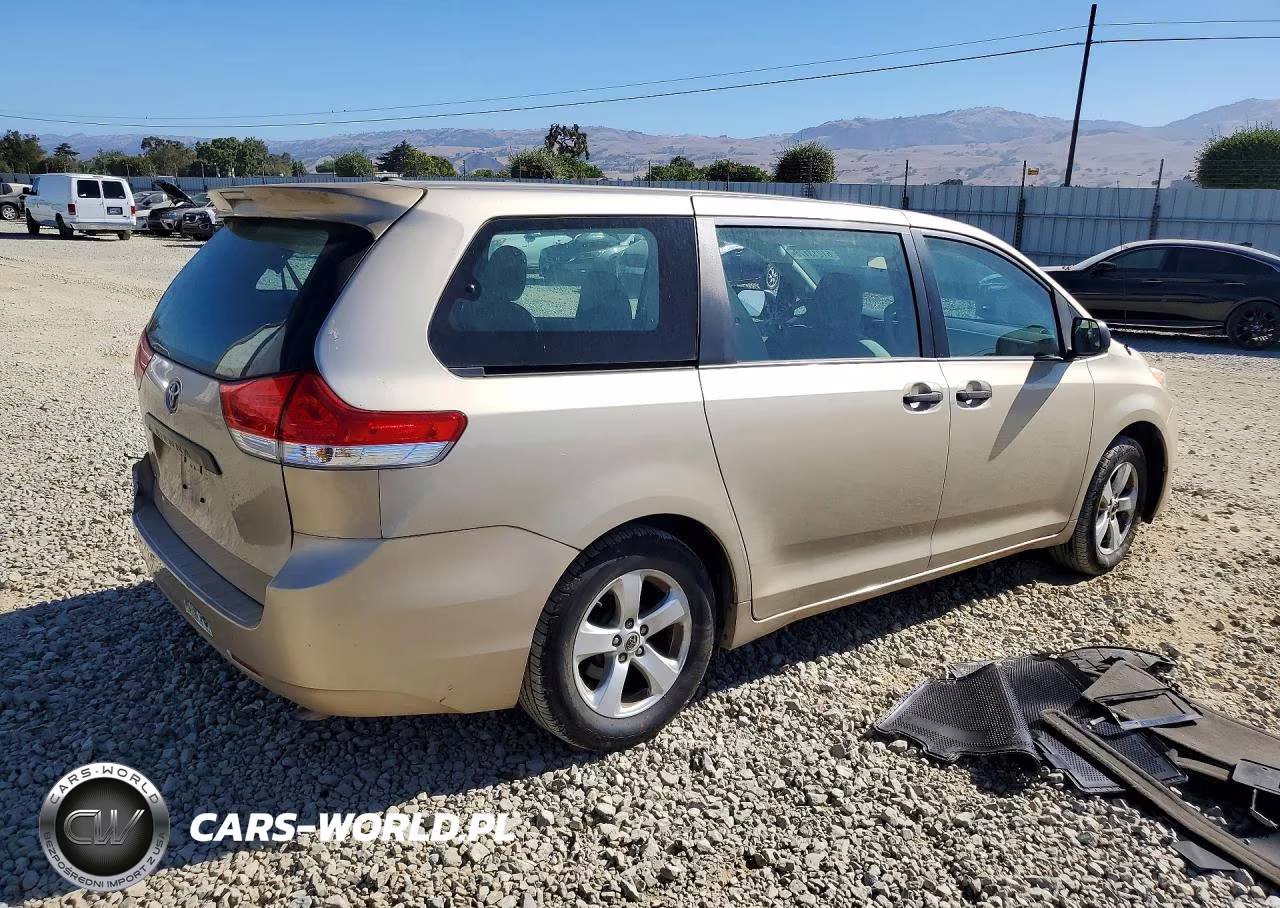2014 Toyota Sienna L 7-Passenger VIN:5TDZK3DC5ES446608 - 3