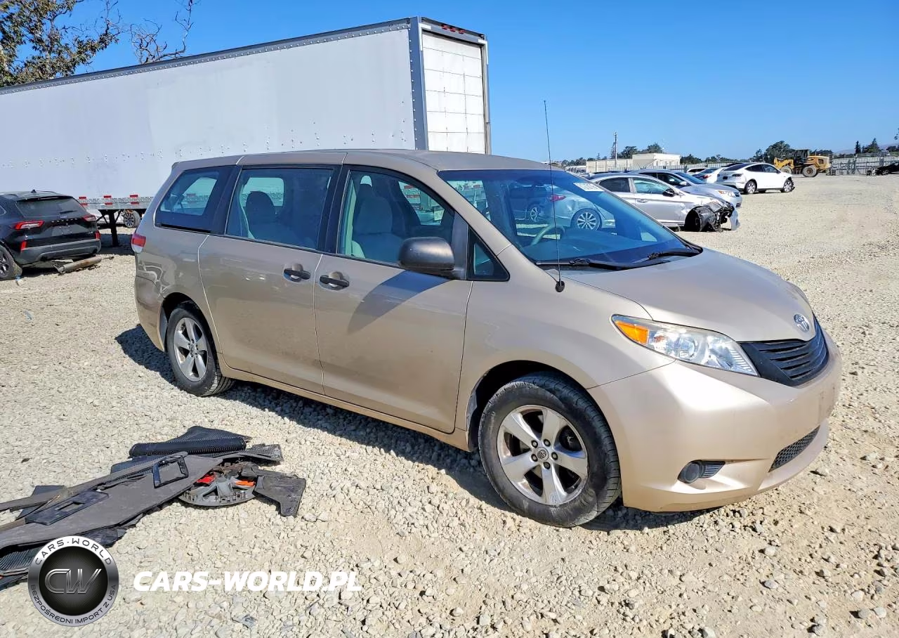 2014 Toyota Sienna L 7-Passenger VIN:5TDZK3DC5ES446608 - 4