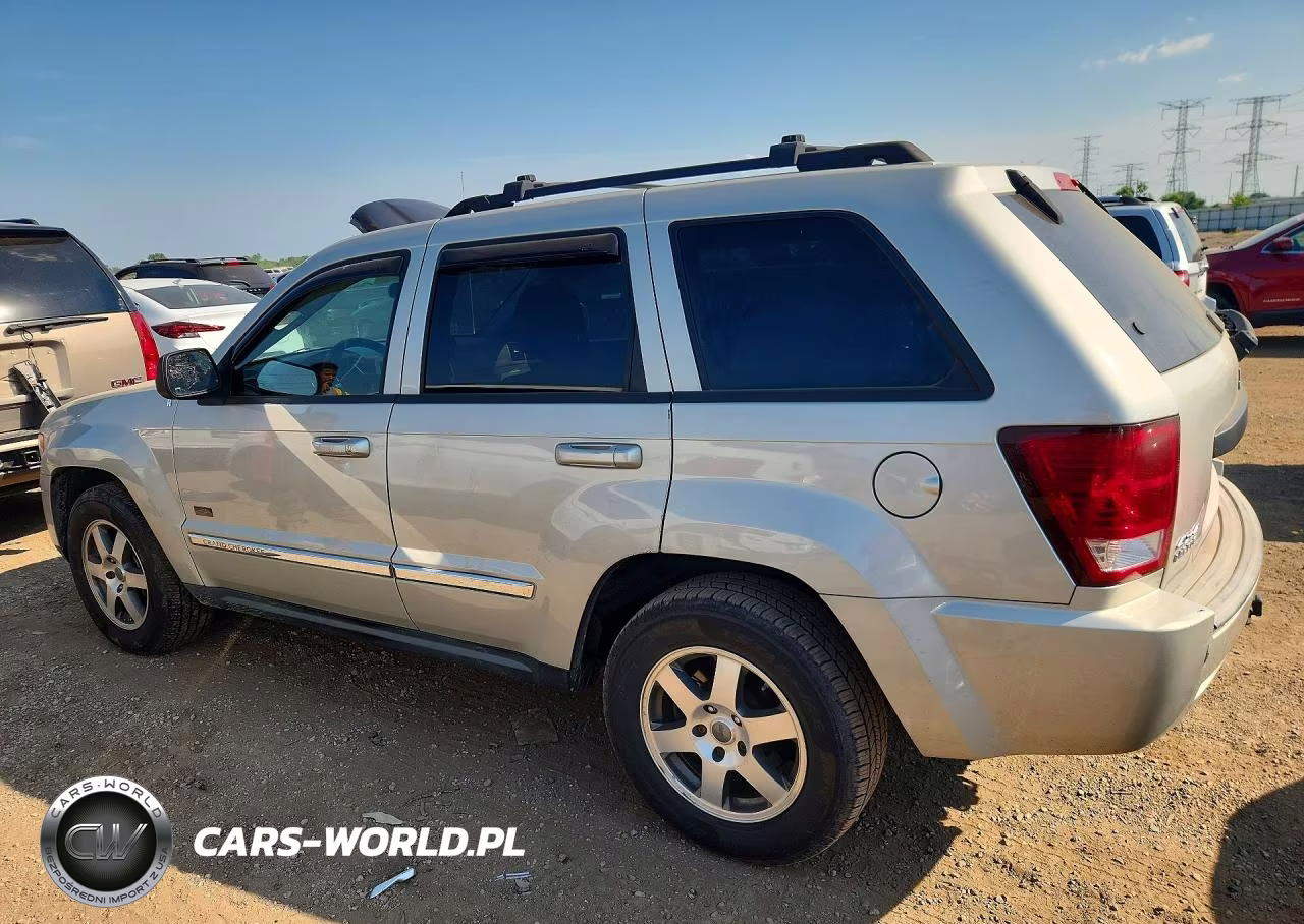 2009 Jeep Grand Cherokee Laredo VIN:1J8GR48K69C555542 - 2