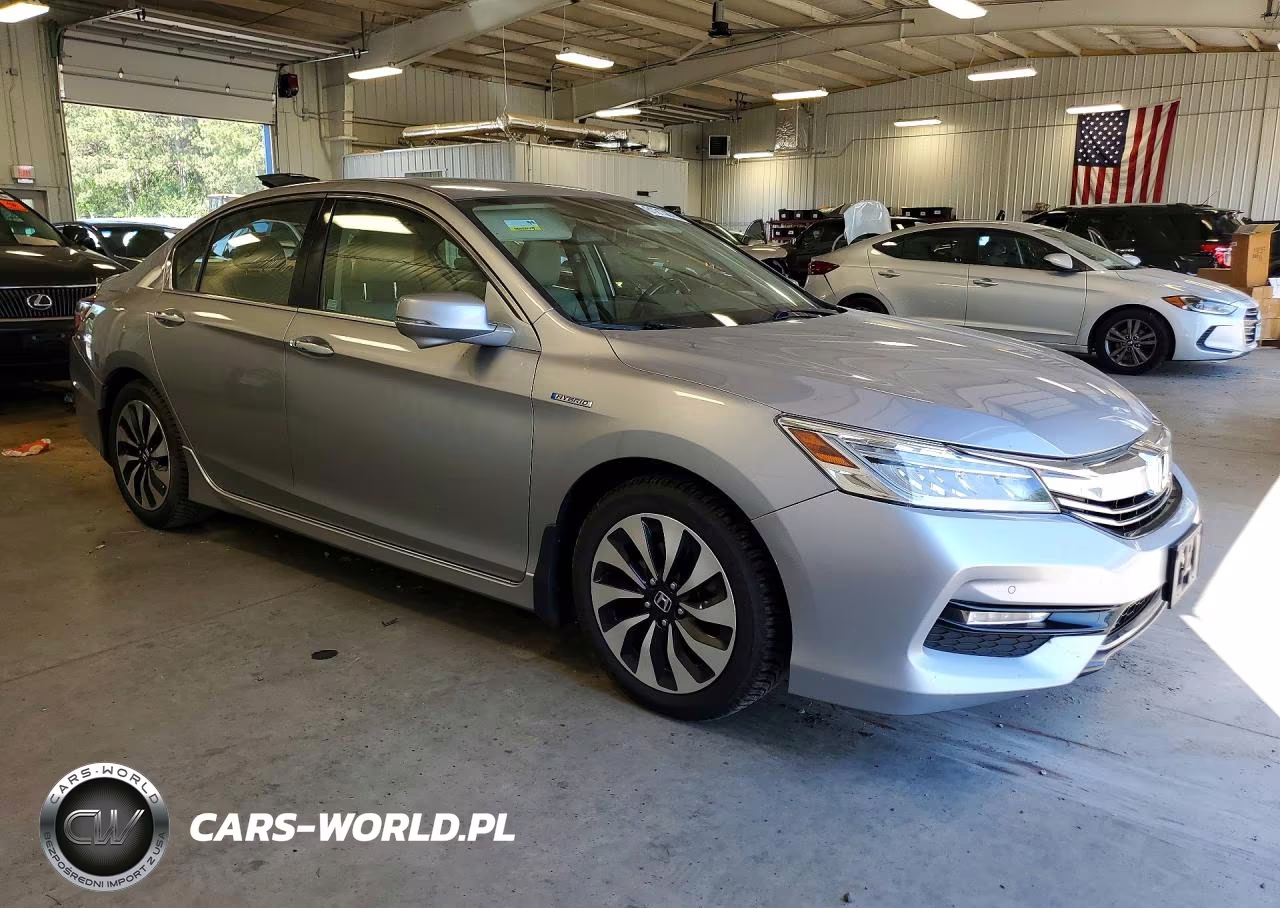 2017 Honda Accord Touring Hybrid VIN:JHMCR6F74HC011702 - 4