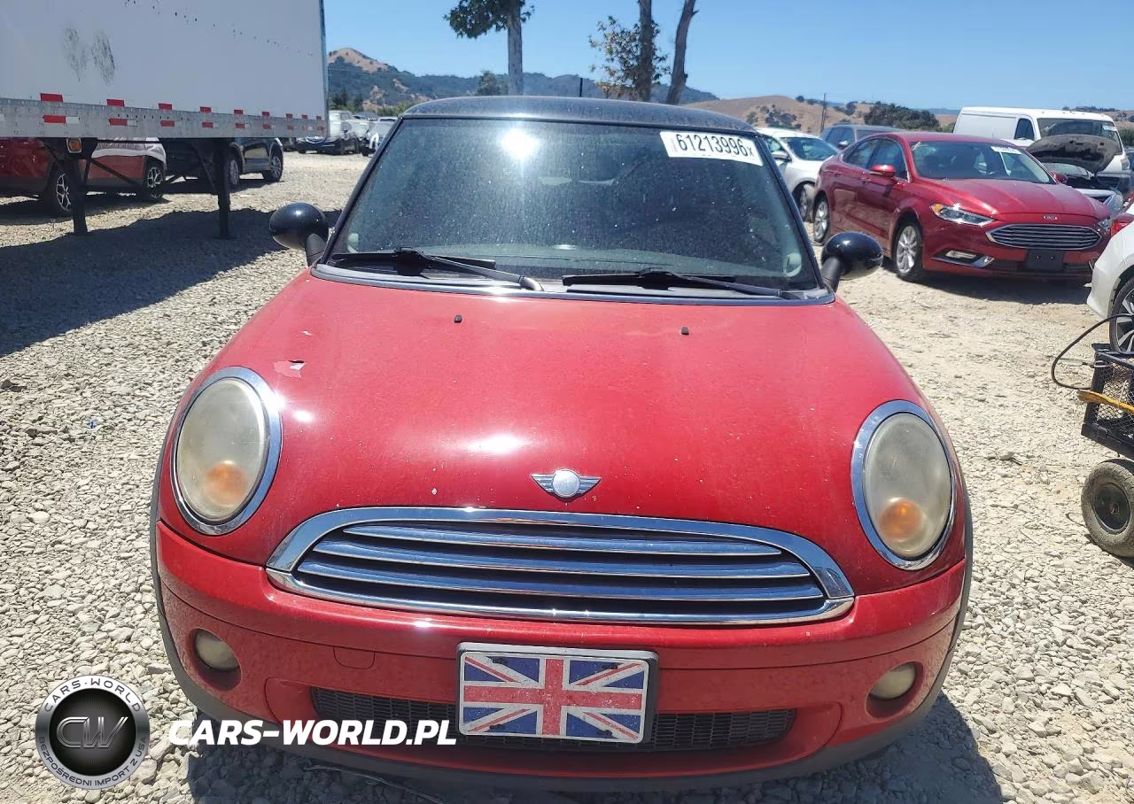 2008 Mini Cooper VIN:WMWMF33588TT59953 - 5