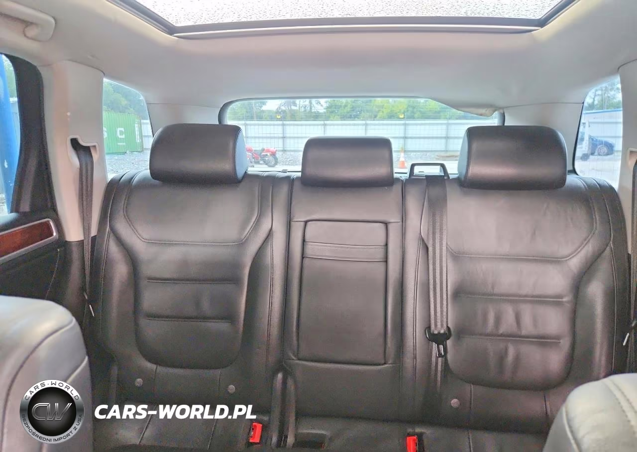 2011 Volkswagen Touareg V6 VIN:WVGFF9BP7BD000608 - 10