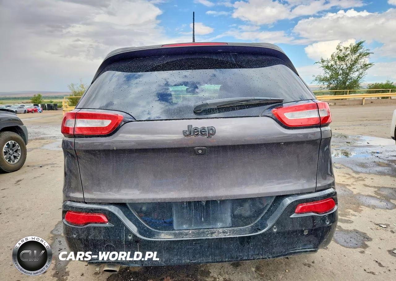 2018 Jeep Cherokee Latitude VIN:1C4PJLCB1JD590973 - 6