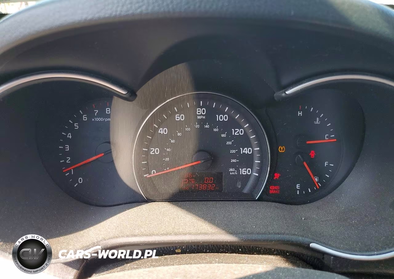 2015 Kia Sorento Lx VIN:5XYKTDA60FG628573 - 9