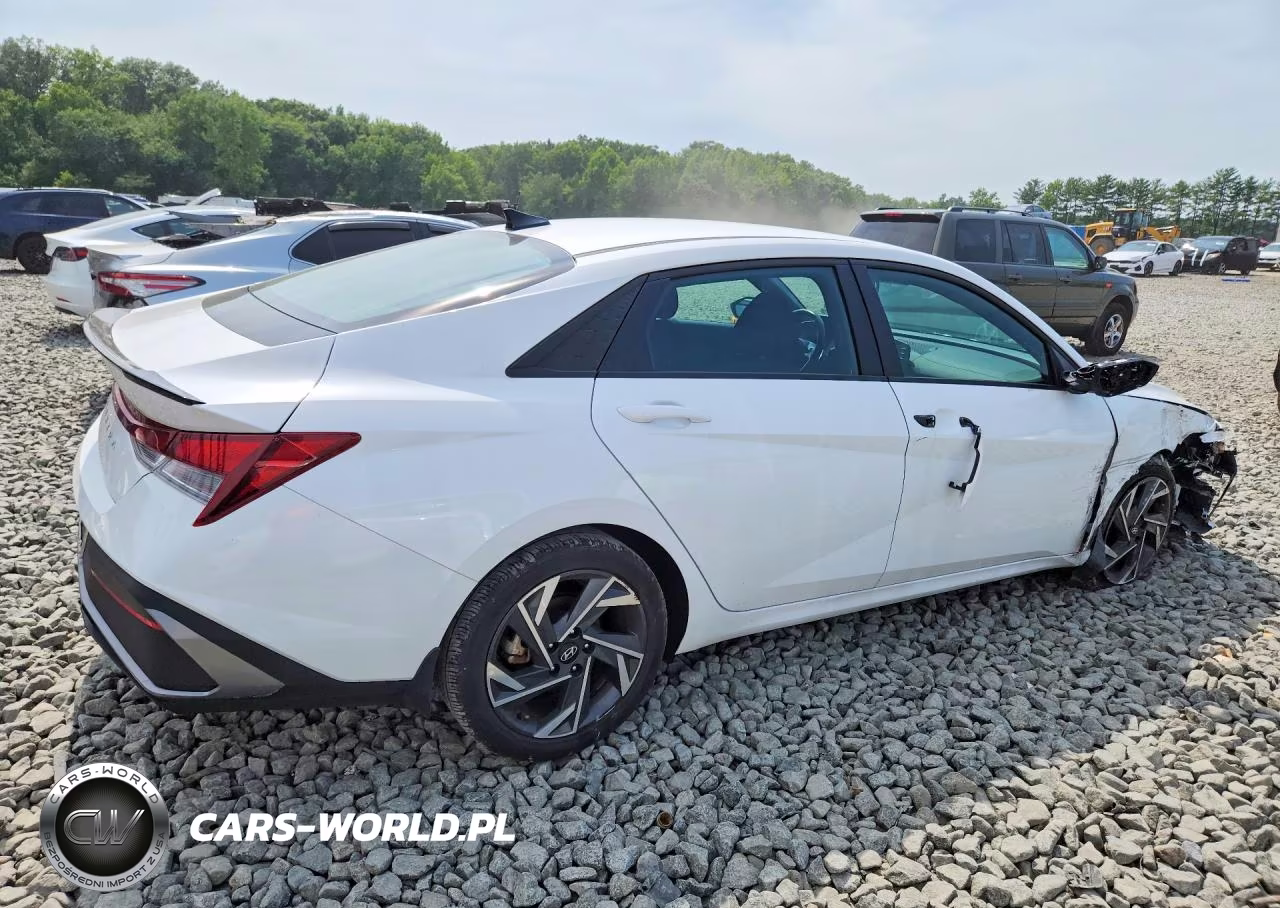 2025 Hyundai Elantra Sel Sport VIN:KMHLM4DG7SU988353 - 3