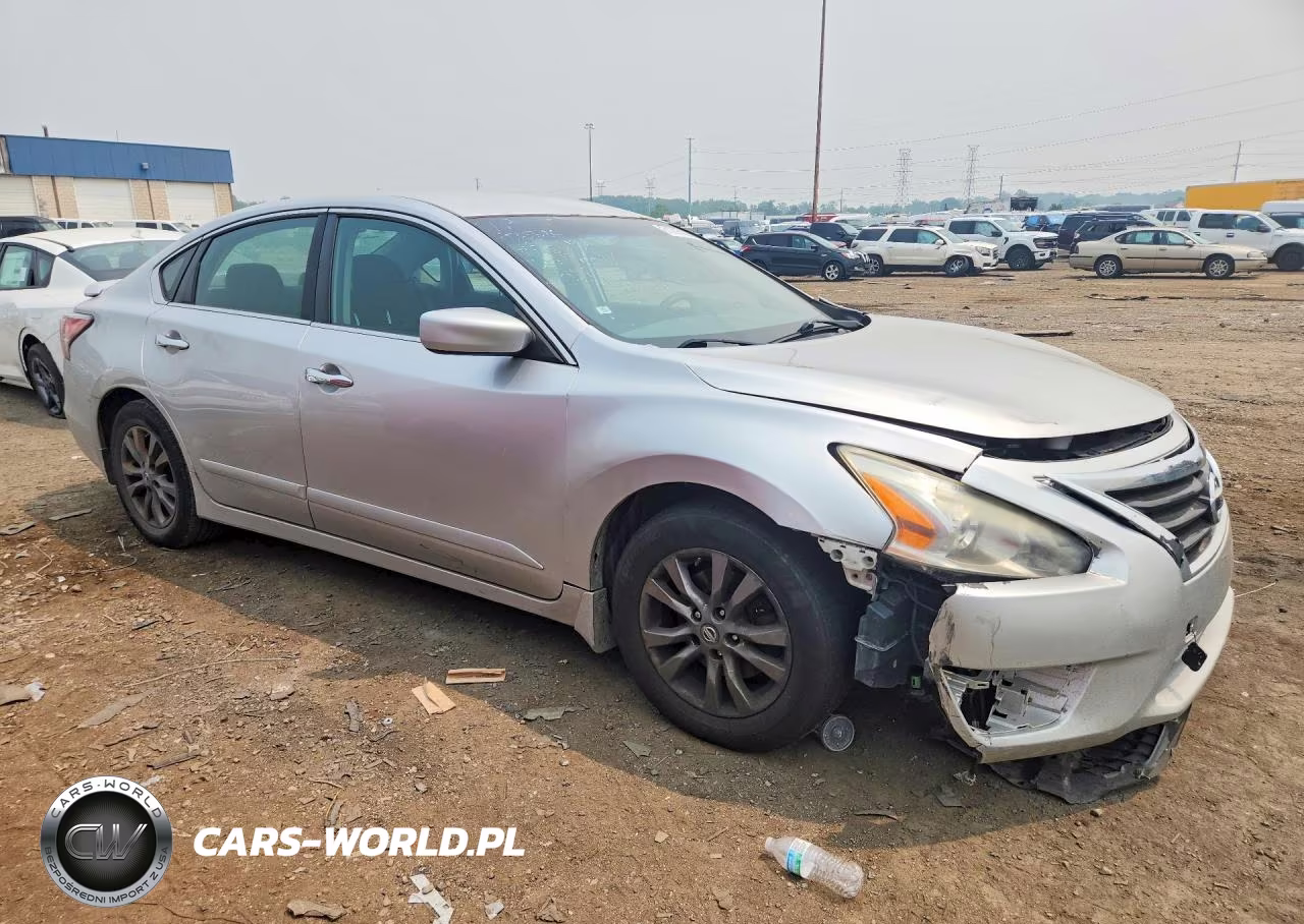 2015 Nissan Altima 2.5 S VIN:1N4AL3APXFC589287 - 4