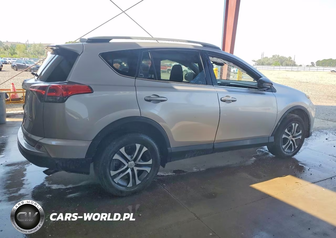 2017 Toyota Rav4 Le VIN:2T3BFREV2HW694360 - 3