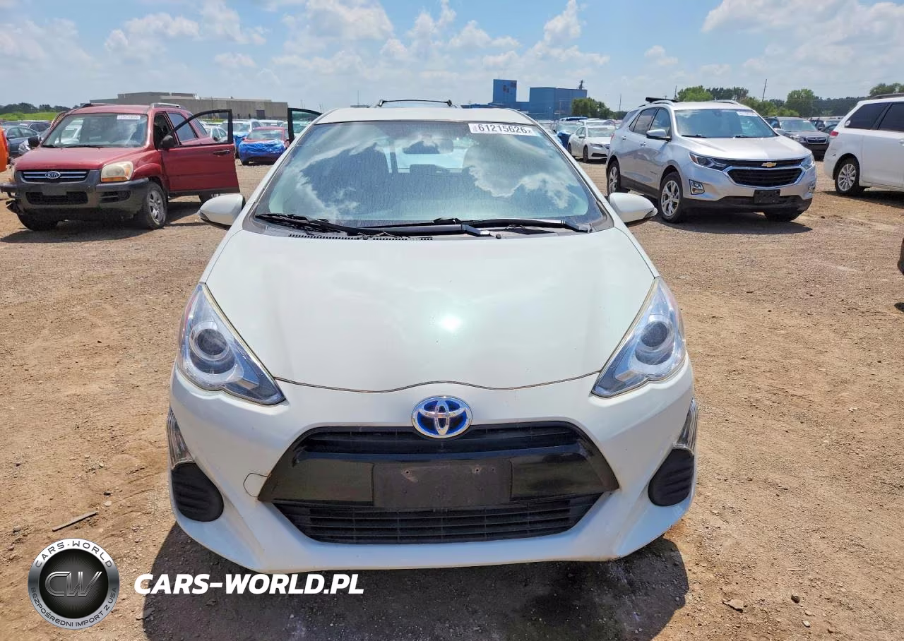 2016 Toyota Prius C Two VIN:JTDKDTB30G1118012 - 5