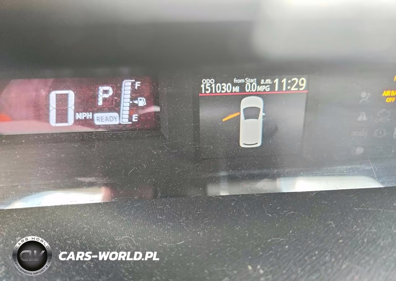 2016 Toyota Prius C Two VIN:JTDKDTB30G1118012 - 9