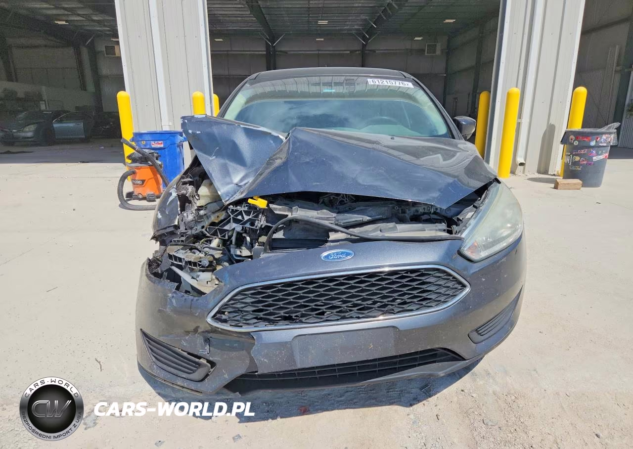 2017 Ford Focus VIN:1FADP3F24HL266869 - 5
