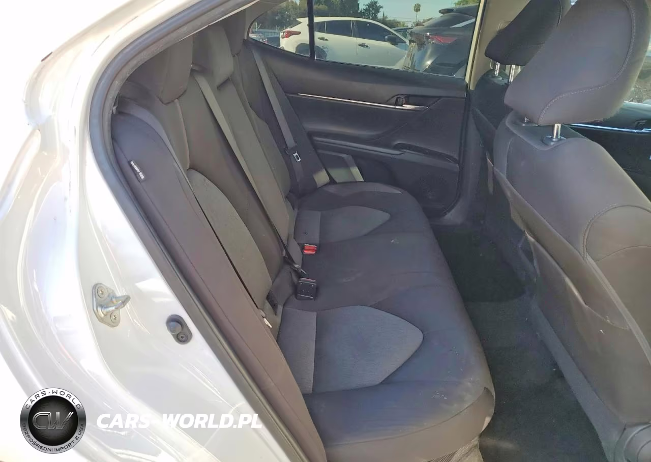 2020 Toyota Camry Le VIN:4T1C31AK8LU538593 - 10