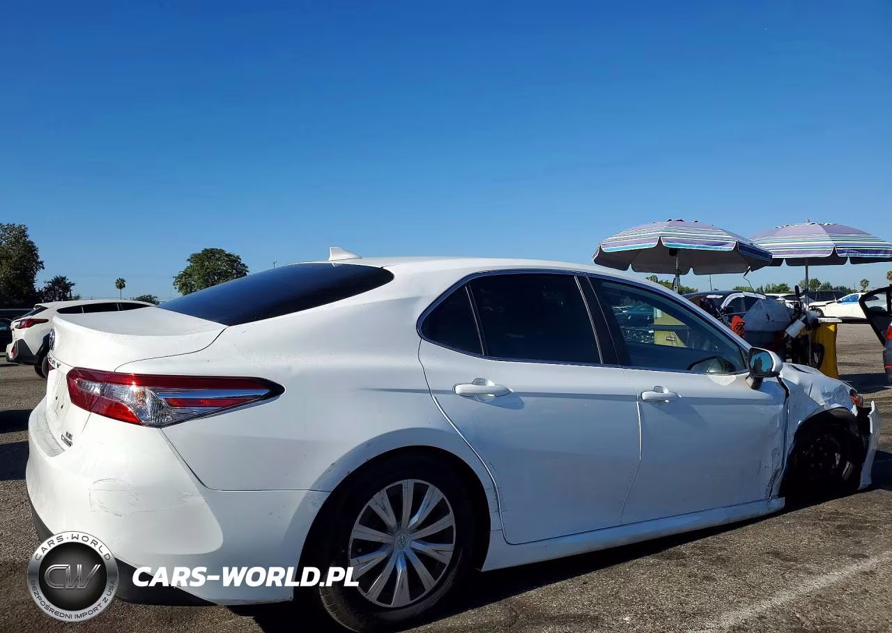 2020 Toyota Camry Le VIN:4T1C31AK8LU538593 - 3