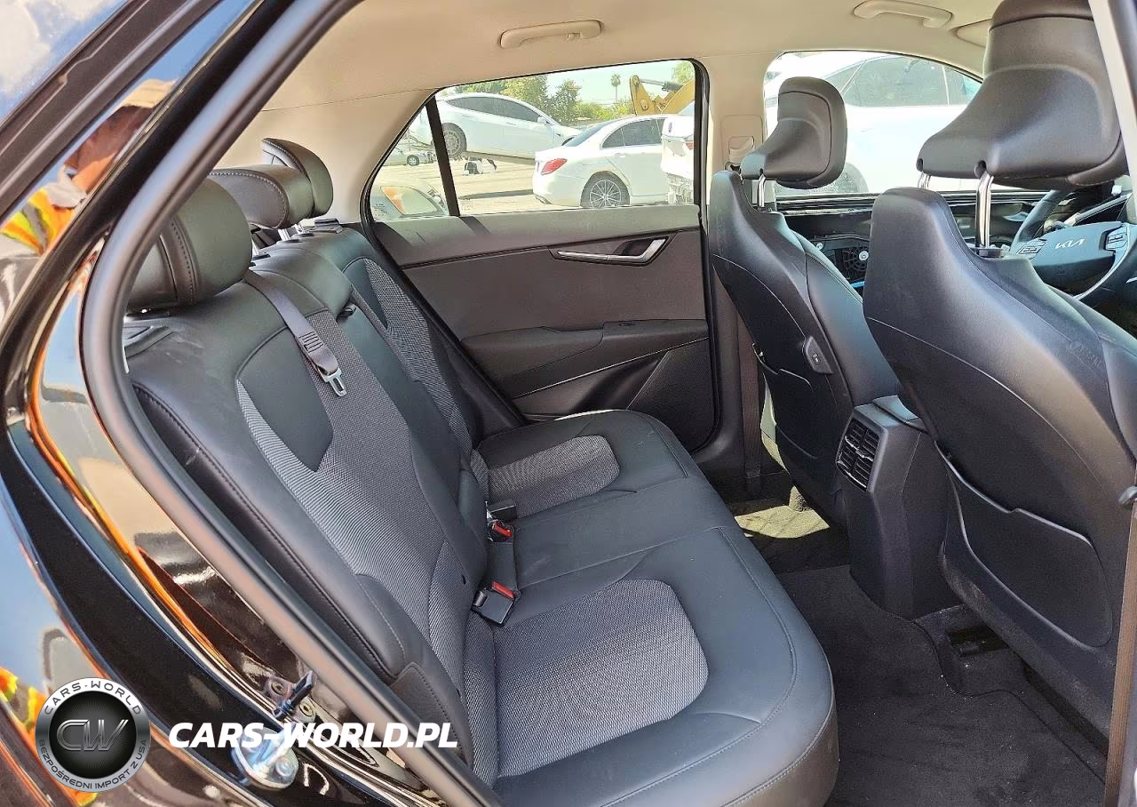 2025 Kia Niro Ex VIN:KNDCR3LE4S5272004 - 10