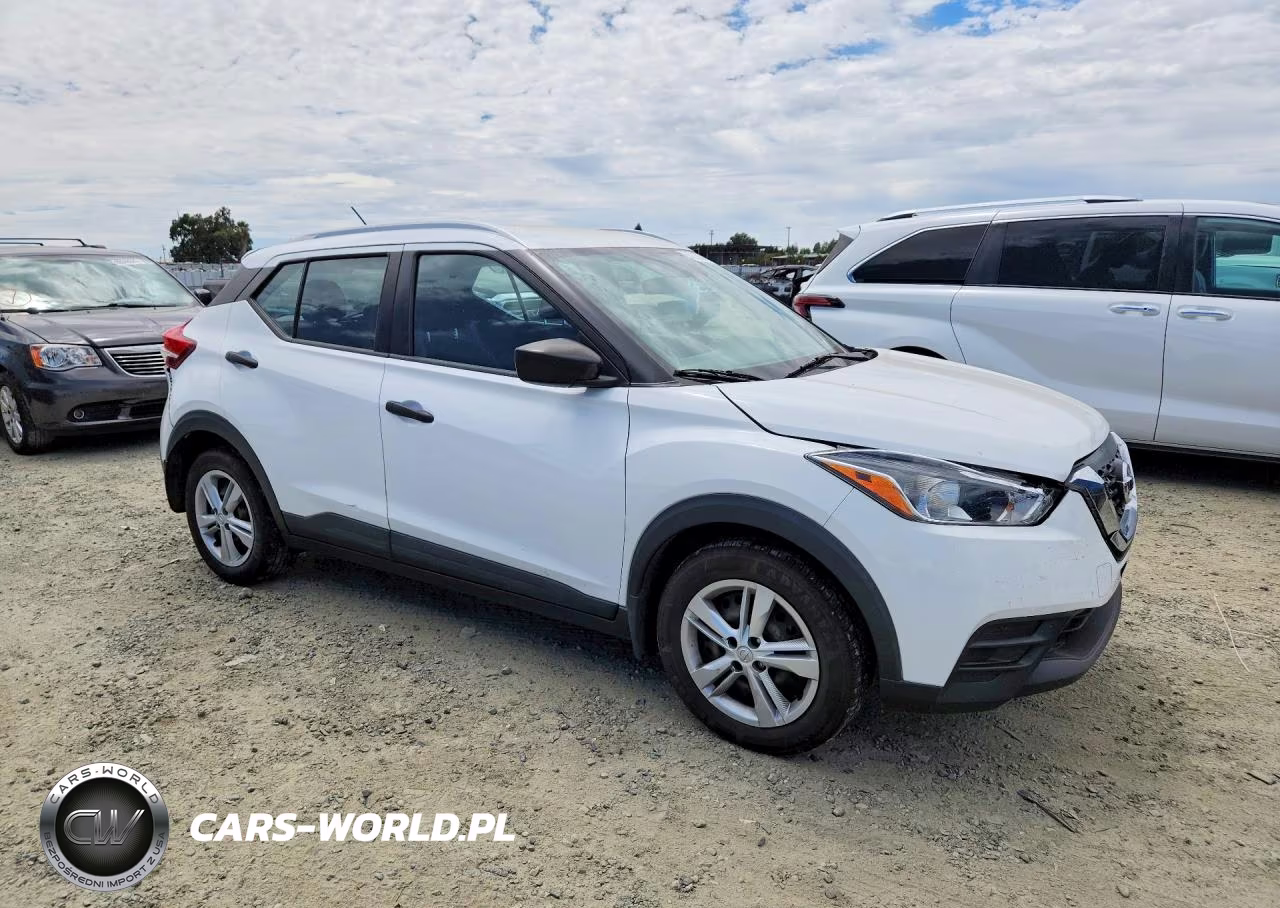 2019 Nissan Kicks S VIN:3N1CP5CU7KL511508 - 4