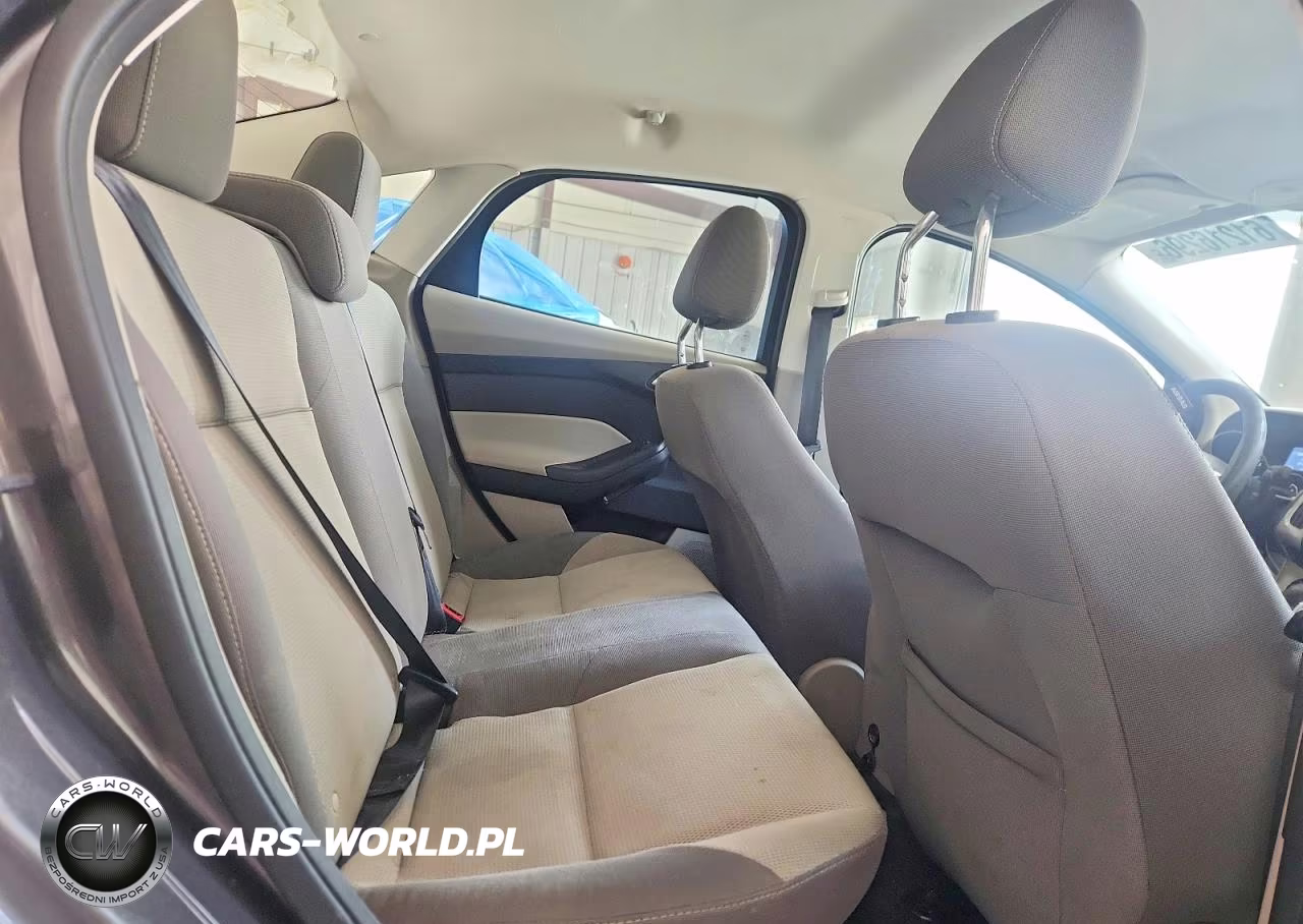 2012 Ford Focus Se VIN:1FAHP3F20CL173180 - 10
